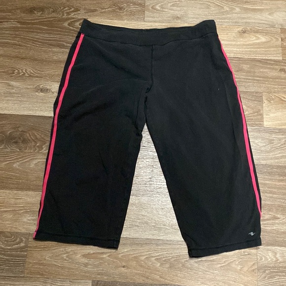 3/$15🌟 Athletic Works capris - Picture 1 of 3